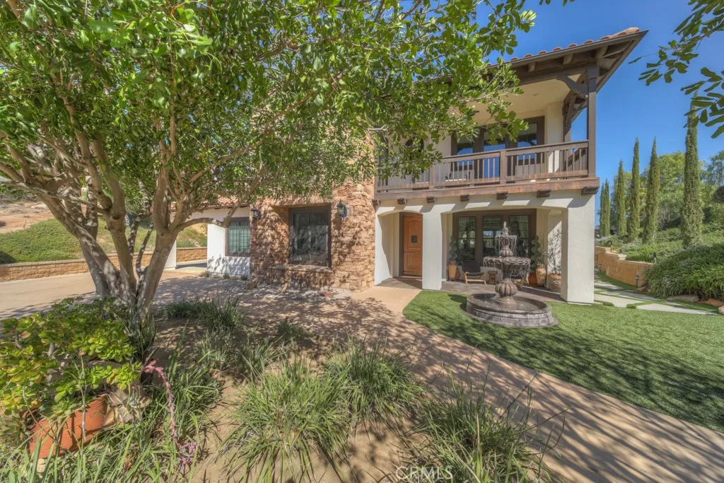 37775 Via Baya, Murrieta, California 92562 home-pic-2